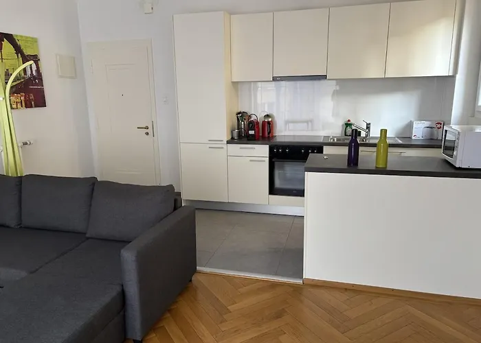 Little Studio-city Centre & Train Station * Lozan